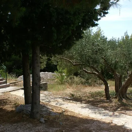 With A Parking Space - 4268