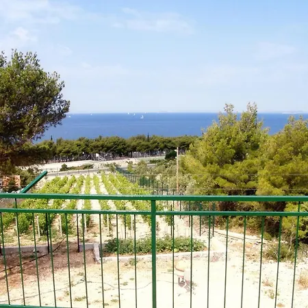 With A Parking Space - 4268