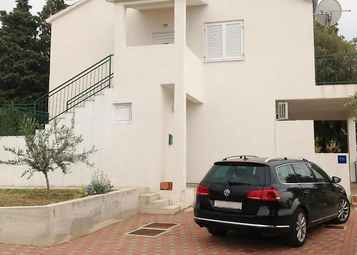 With A Parking Space - 4268 *