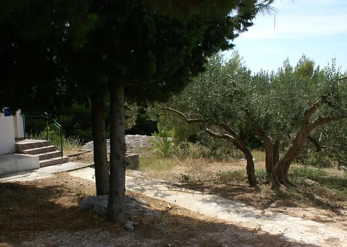 With A Parking Space - 4268