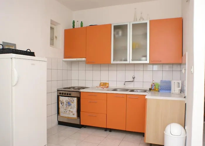 With A Parking Space - 4268